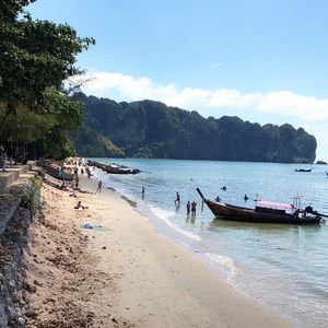 Meet your Posher, Aly